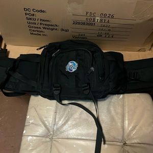 Eagle Creek hiking/walking wait bag